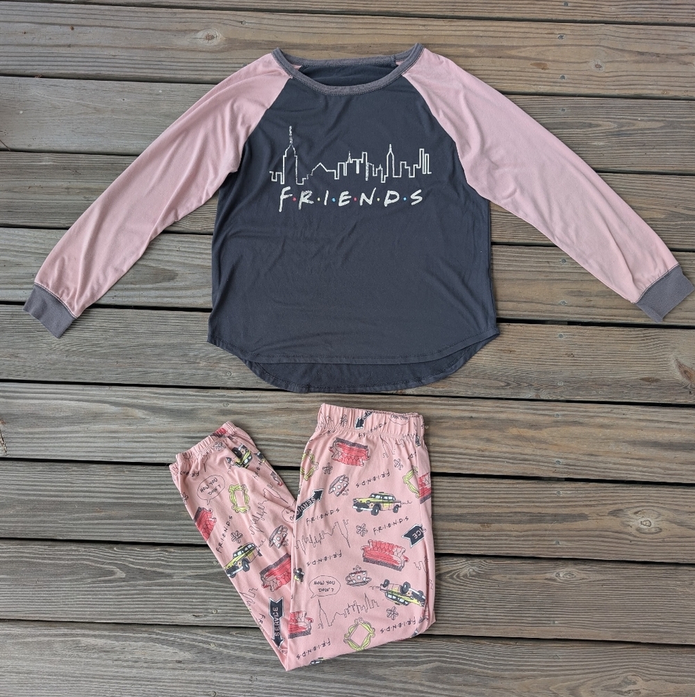 Friends Pajamas Set with City Skyline Design - Pink and Gray Women's Medium